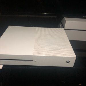 Xbox one s 1tb one control